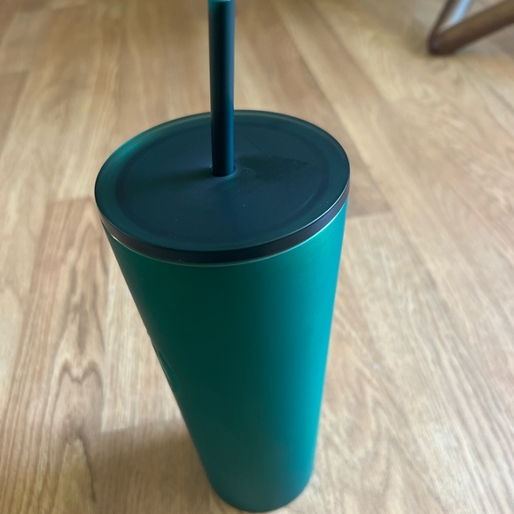 Starbucks MATTE Green 2023 Venti Cold Cup NWT 24 Oz - Picture 3 of 9
